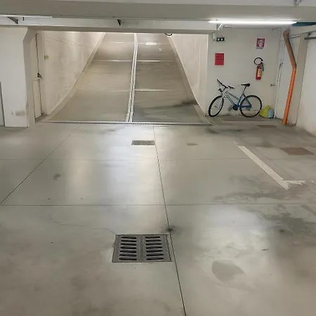 Matteucci 18 Romantic Centro Storico Parcheggio Privato Apartamento *
