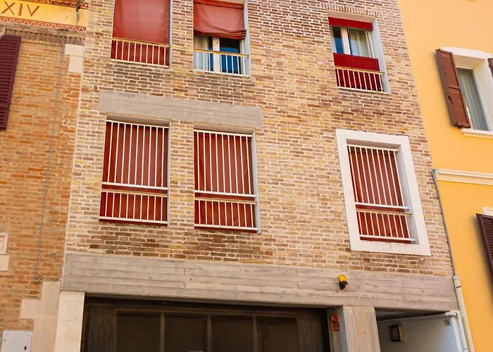 Matteucci 18 Romanticismo Bizantino In Centro Storico Ραβένα